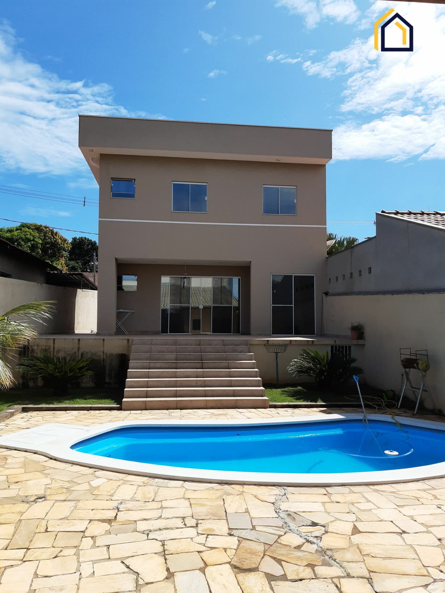 Casa Sobrado - Bairro Roseira de Cima