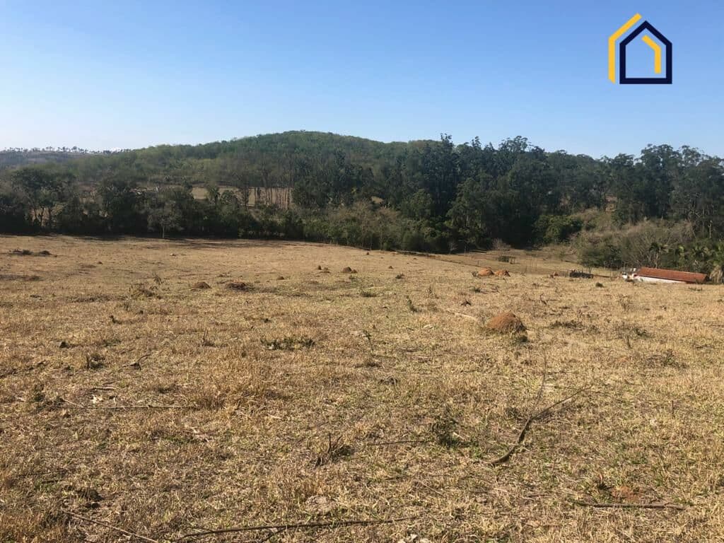 Área 20.000 m²