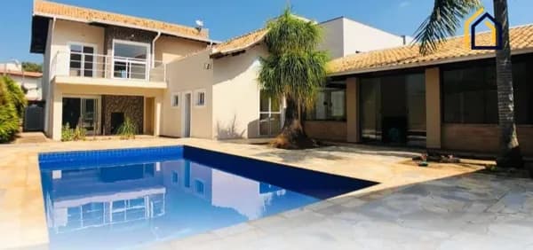 Residência em Condomínio Fechado com 3 Dormitórios, Suíte e Lazer Completo