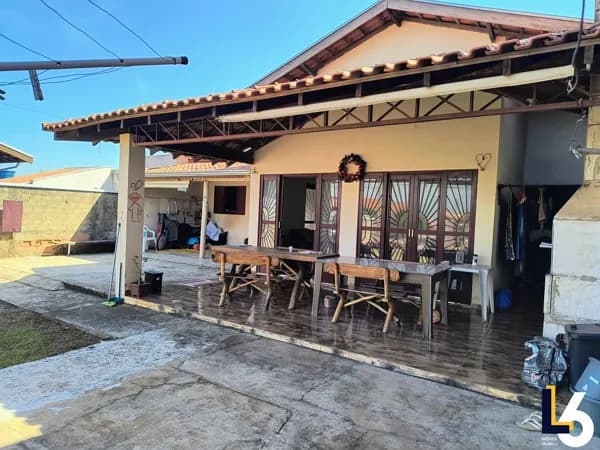 Casa à Venda em Holambra com Terreno Amplo e Casa nos Fundos – Ideal para Ampliar ou Construir
