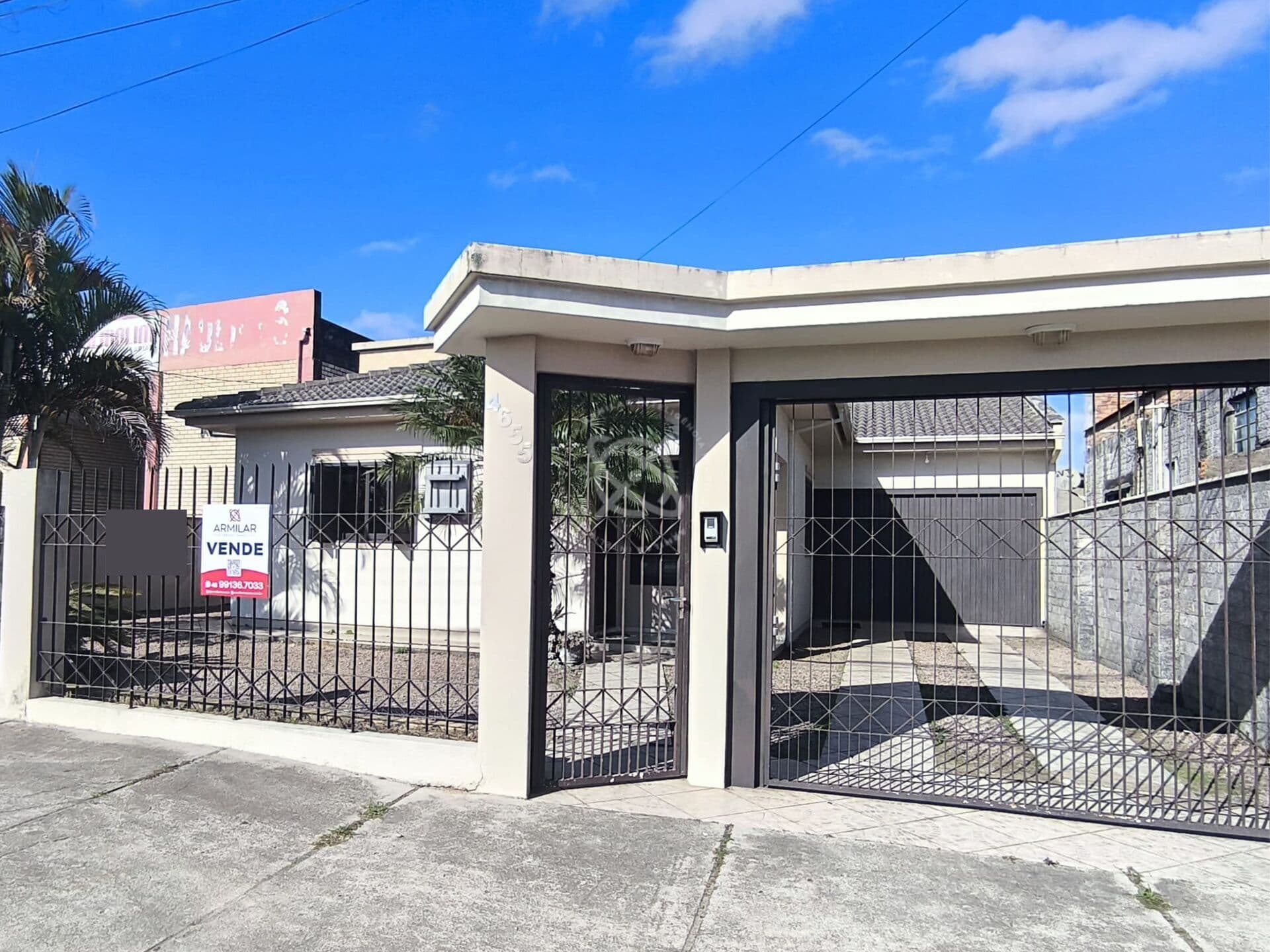 Casa com Edícula no Bairro Polícia Rodoviária