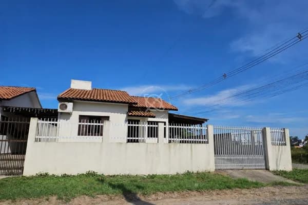 Casa Padrão 2 dormitórios - Lagoão