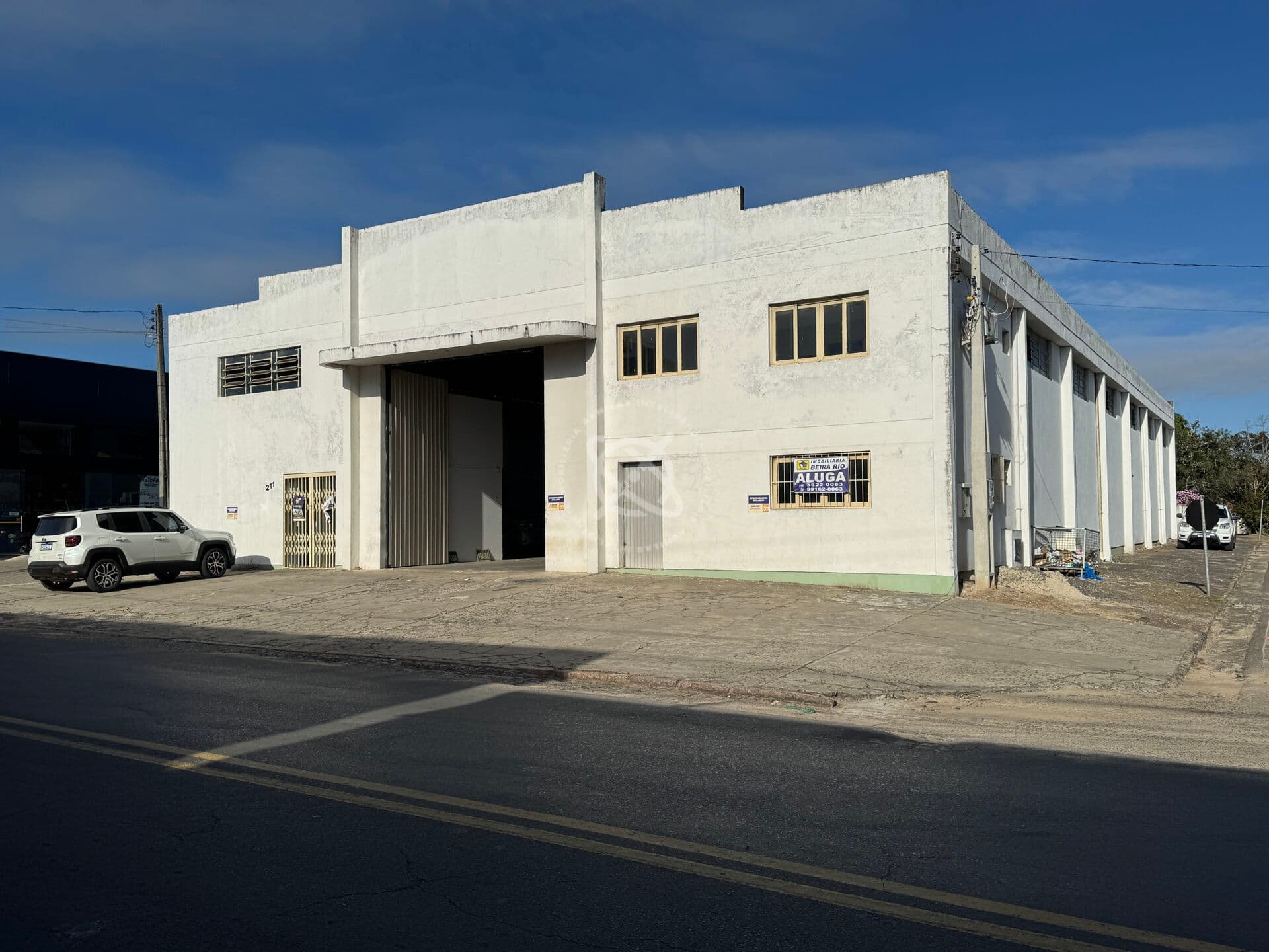 Pavilhão com 1000m²