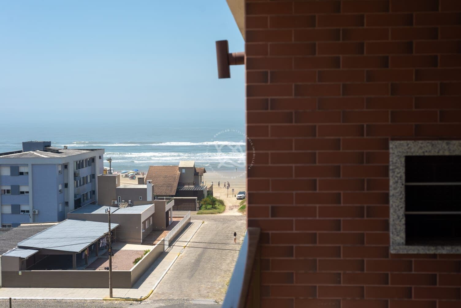 Apartamento na praia semimobiliado - Bal. Arroio do Silva