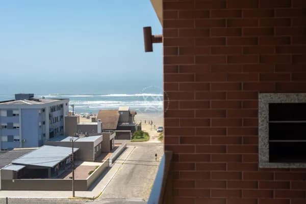 Apartamento na praia semimobiliado - Bal. Arroio do Silva
