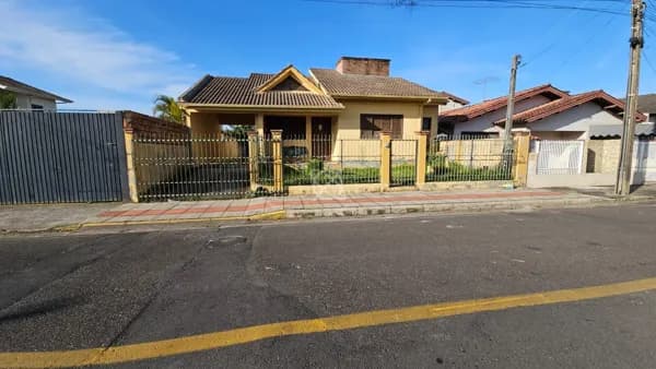 Casa no bairro Coloninha