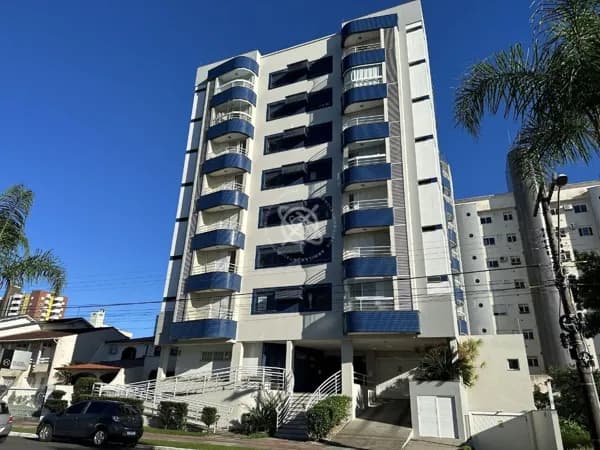 Apartamento Semimobiliado no Centro