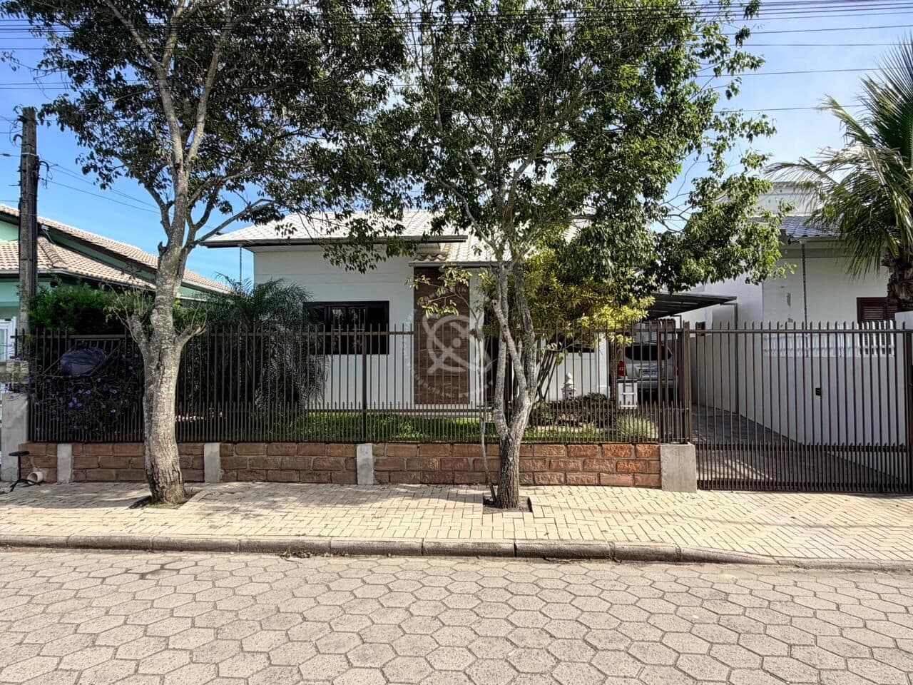 Casa semimobiliada à venda no Solar das Palmeiras