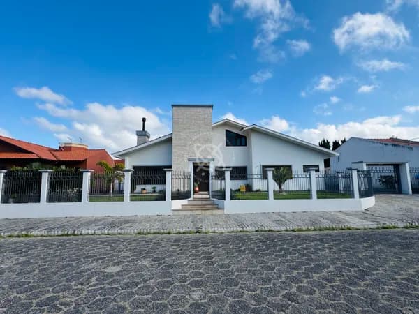 Casa semimobiliada - Vila São José
