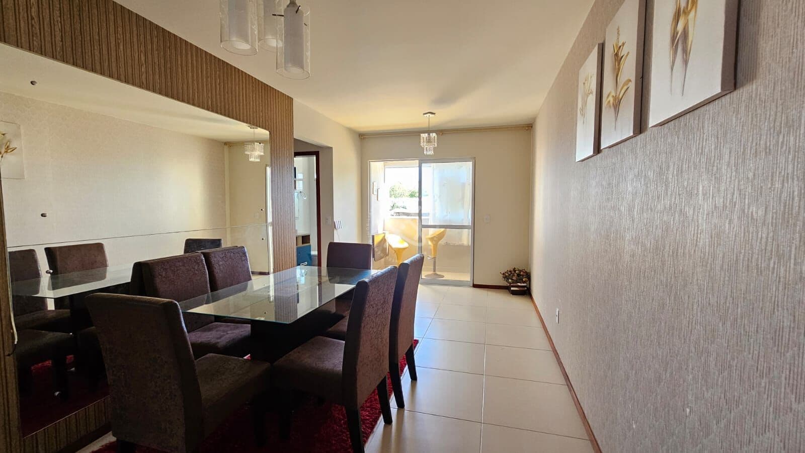 Apartamento mobiliado de 2 dormitórios