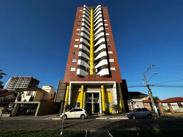 Apartamento Semimobiliado no Centro