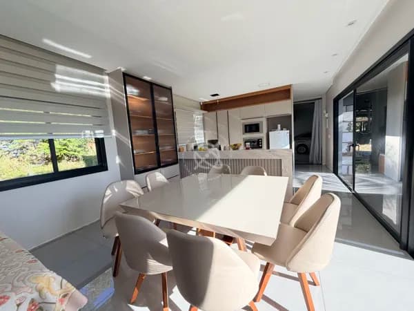 Casa sobrado em acabamento - Bairro Urussanguinha