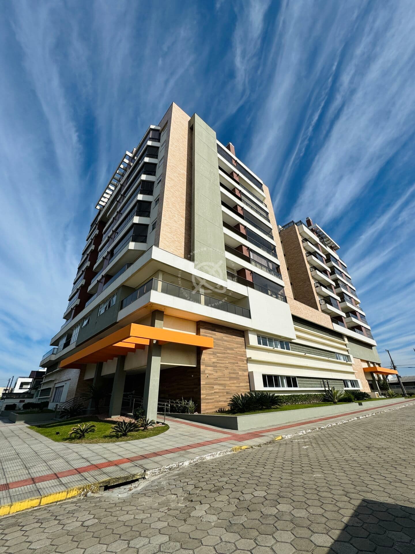 Apartamento semimobiliado com vista para o mar - Baln. Arroio do Silva