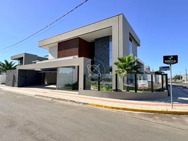 Casa Alto Padrão no Açores com 3 suítes