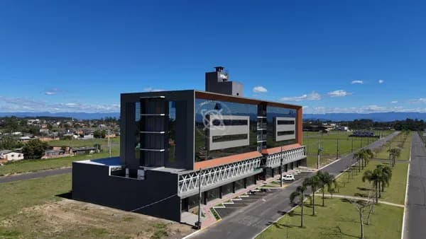 Sala Comercial no Eldorado Med Center