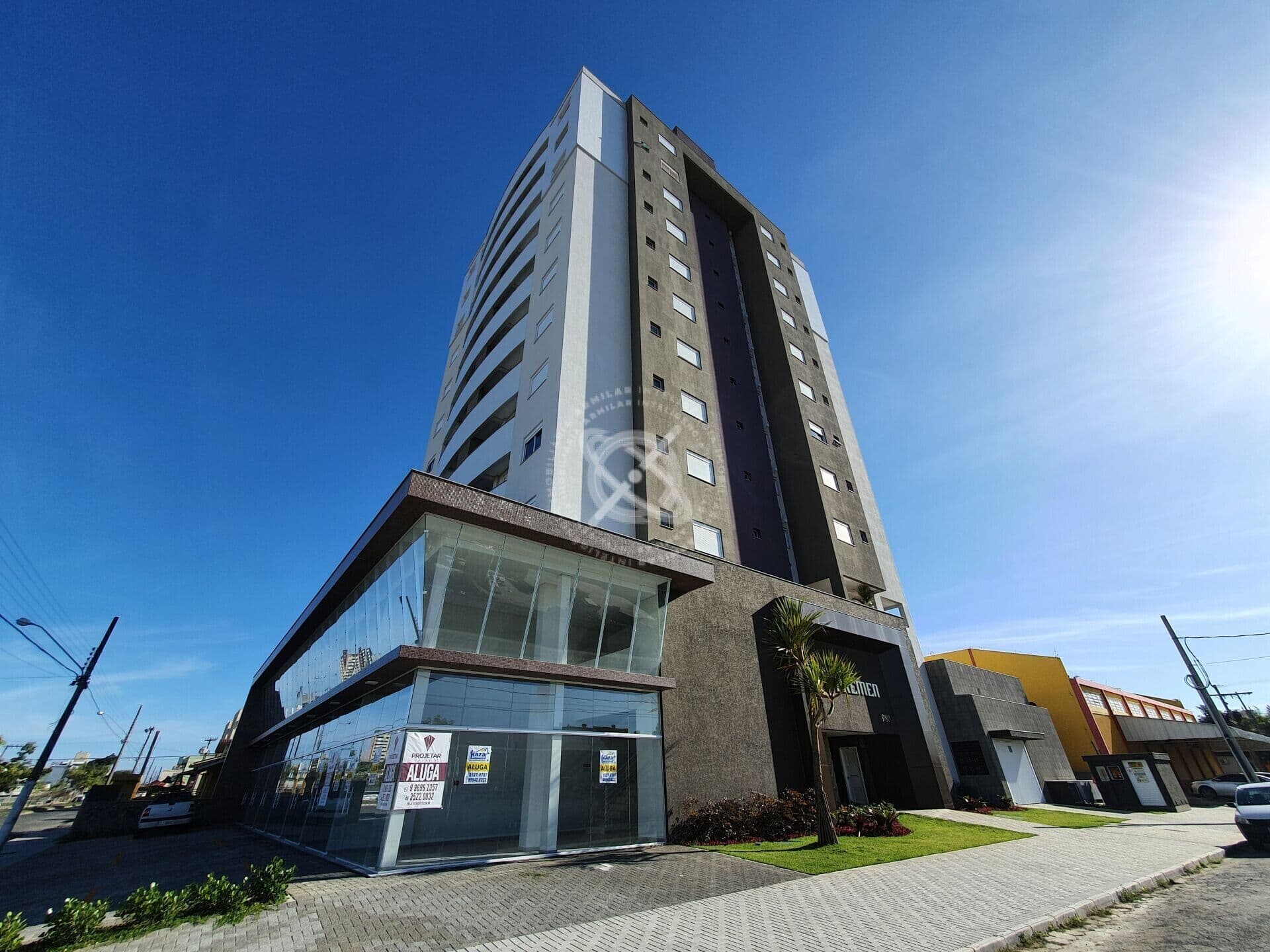 Apartamento semimobiliado no bairro Vila São José