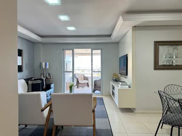 Apartamento amplo, no Centro de Araranguá