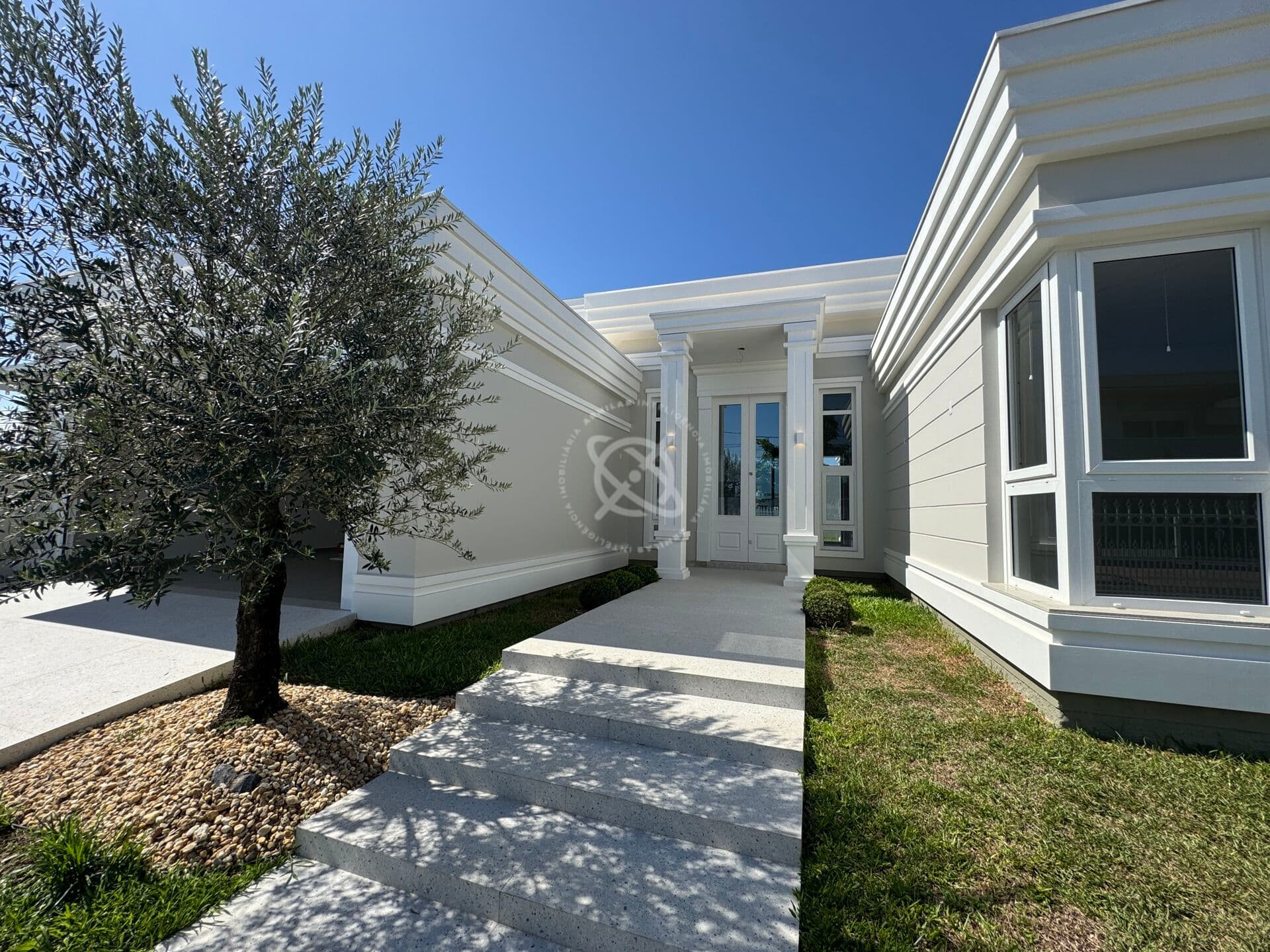Casa Neoclássica Alto Padrão no Açores