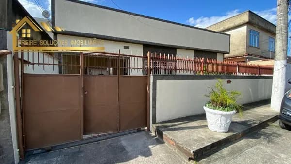 Casa em São Gonçalo - Galo Branco