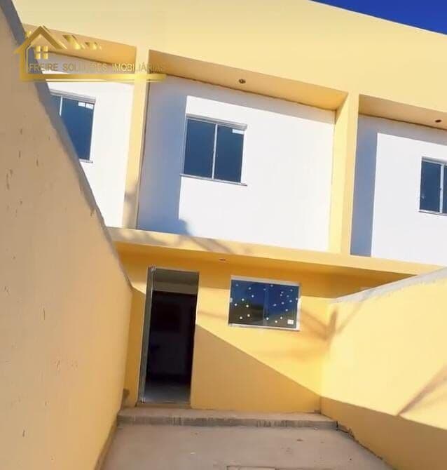 Sobrado em São Gonçalo - Laranjal