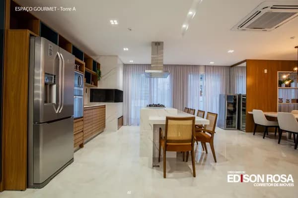 Vitale Residence no Centro de Florianópolis: apartamento 3 quartos, 1 suíte, 101m², 2 vagas, pronto para morar hoje.