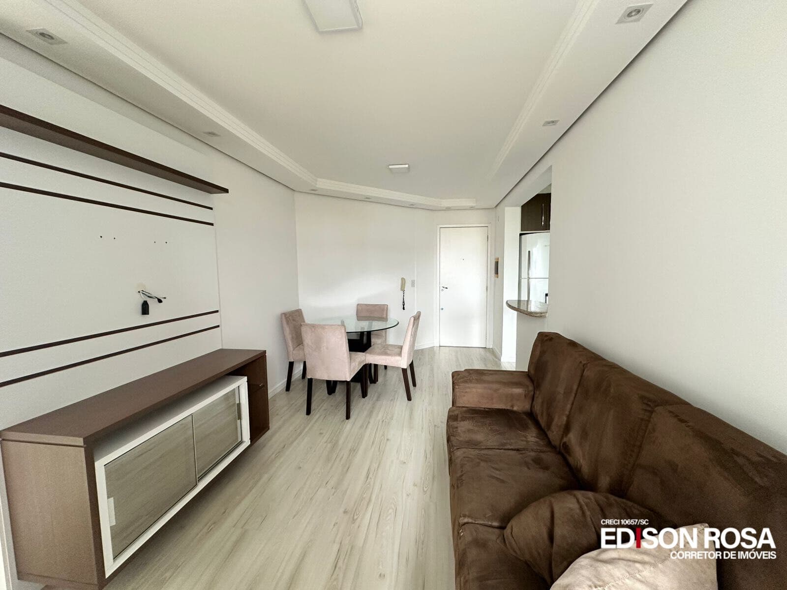 Apartamento à venda em Areias, São José SC - 2 quartos, Semi Mobiliado com Elevador mais Vaga Livre e Coberta.