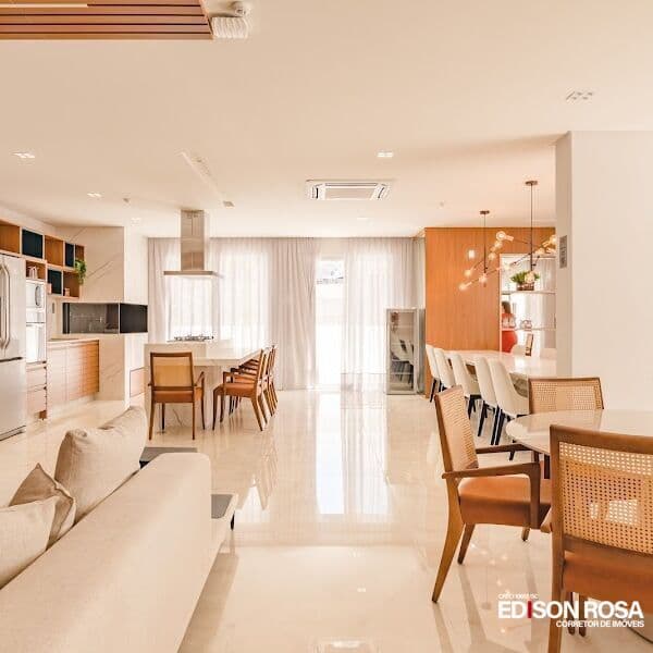 Vitale Residence no Centro de Florianópolis: apartamento 2 quartos, 1 suíte, 85,80m², 2 vagas, pronto para morar hoje.