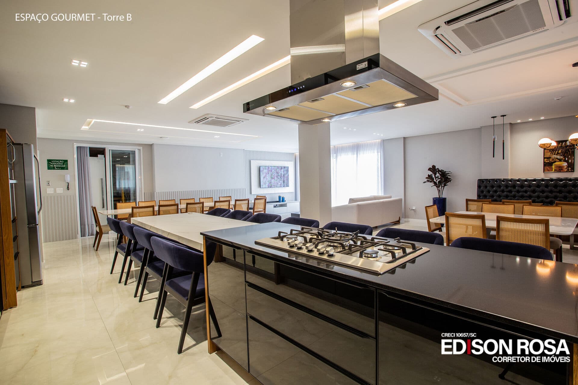 Vitale Residence no Centro de Florianópolis: apartamento 3 quartos, 1 suíte, 101m², 2 vagas, pronto para morar hoje.