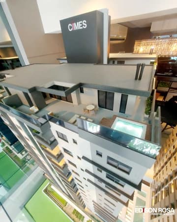 Cobertura Espetacular sendo 3 suítes, 299m² com Jacuzzi e 4 Vagas de Garagem Livres em São José, próximo a Florianópolis SC.