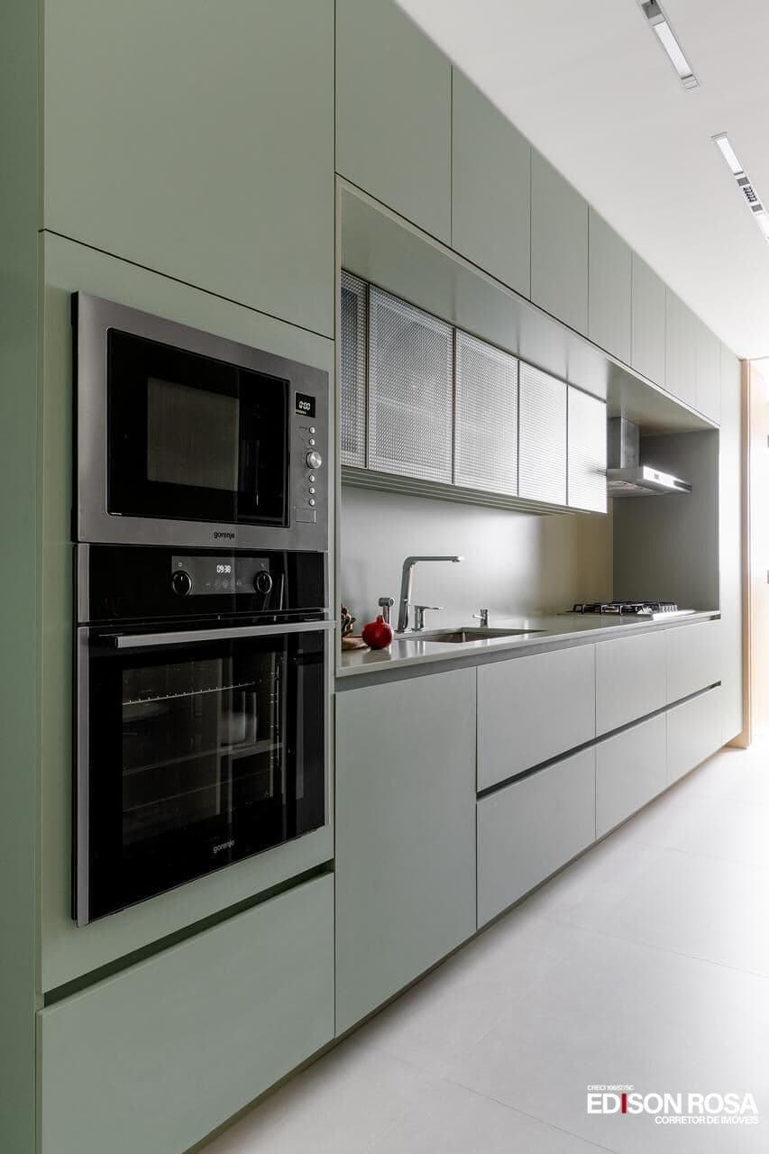 Apartamento no Edifício Manhattan Residence à venda em São José/SC, Floresta - 3 SUÍTES com 133,05m² com 2 vagas livres mais hobby box de 3,00m².