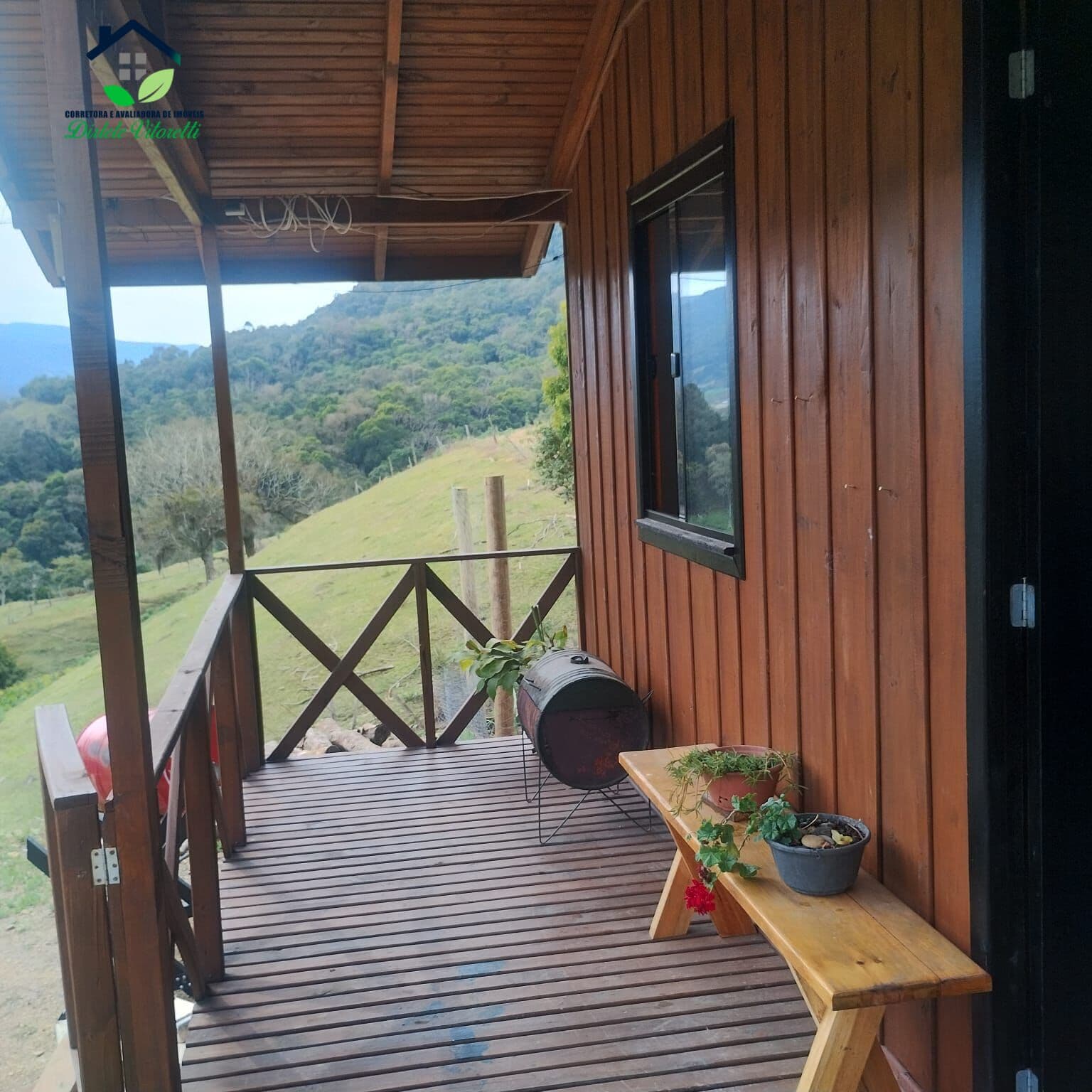 Sítio de 30.000 m² e casa com 02 quartos