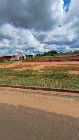 Terreno à venda no bairro Quinta da Bela Olinda, em Bauru-SP, com área total de 331,36 m² 📐✨