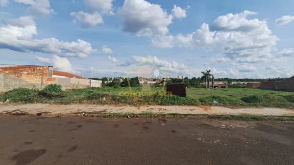 📍 Oportunidade Rara na Vila Santa Filomena – Terreno Pronto para Construir