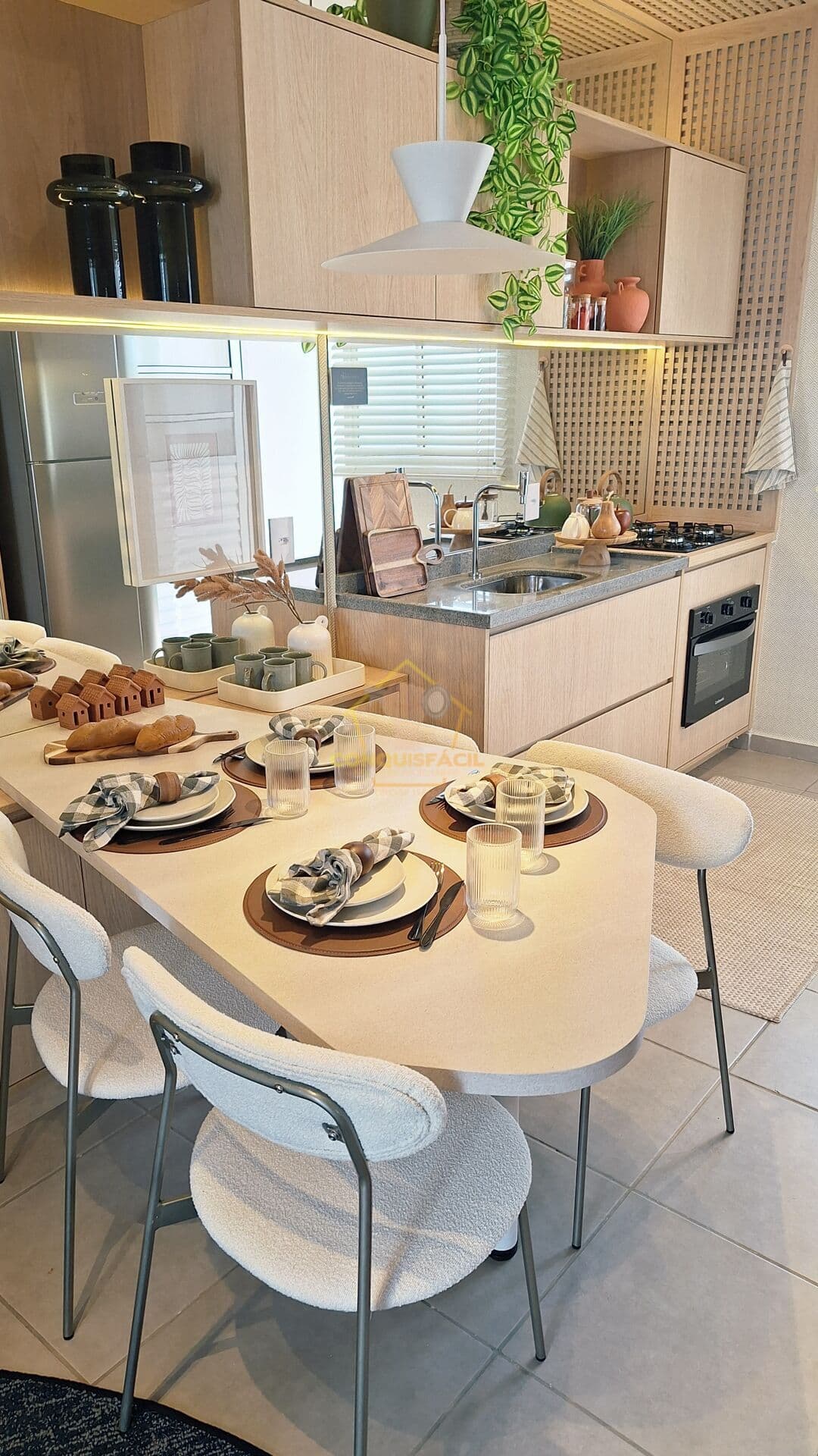 Bairro Nova Quinta. Casas com 2 quartos sendo uma suíte e garagem coberta.
