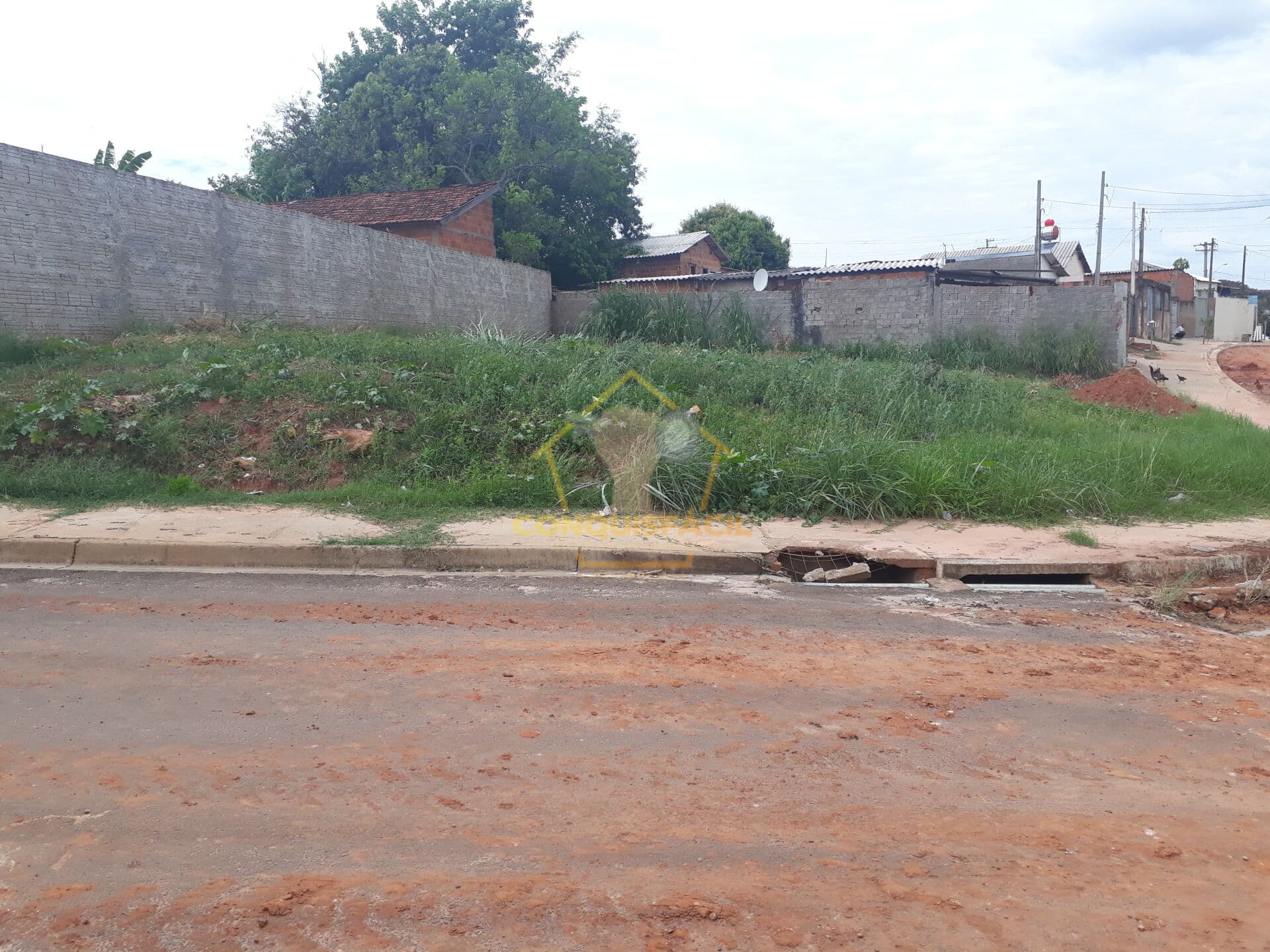 Terreno de esquina no Santa Edwiges - Dono estuda propostas de parcelamento de entrada do financiamento da Caixa