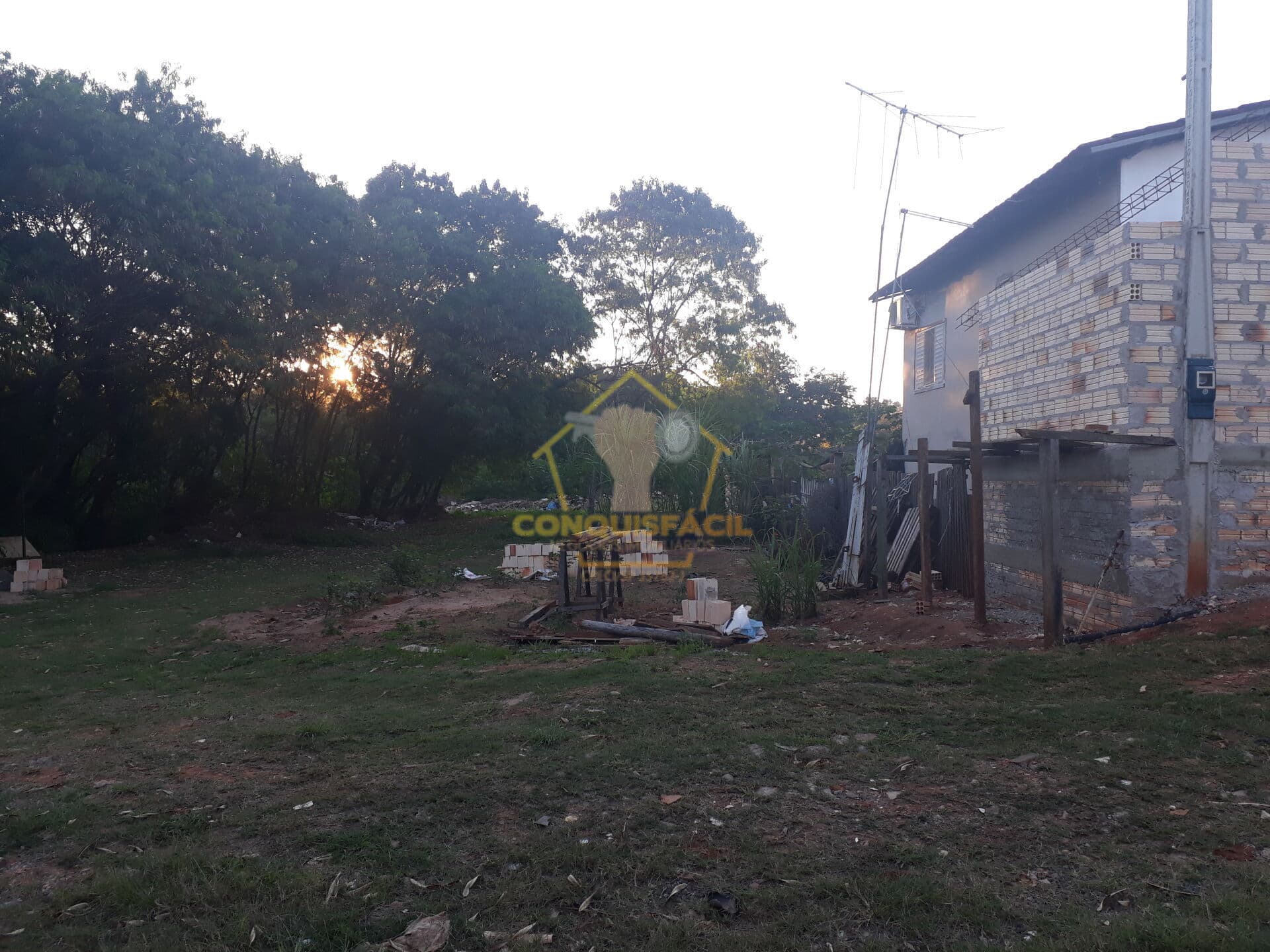 Vendo Terreno inteiro no Bairro do Beija Flor - Aceita Financiamento da Caixa