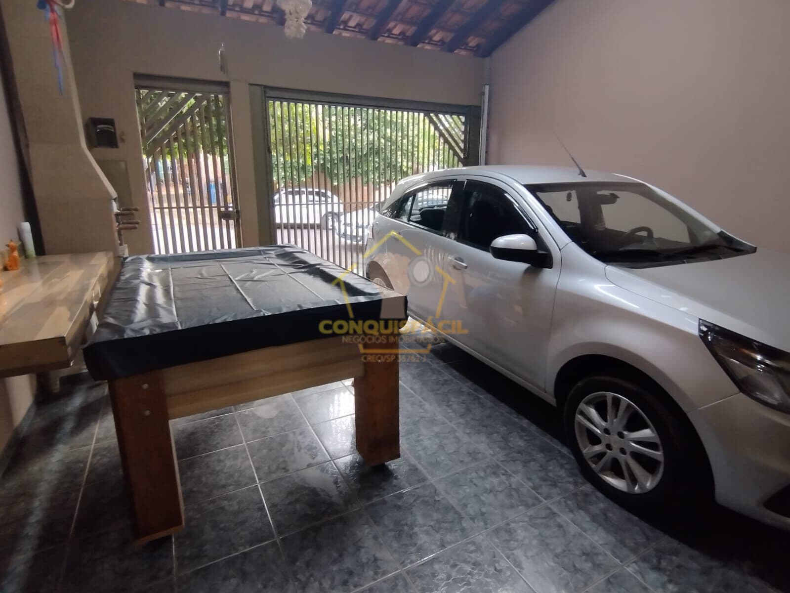 Casa no Parque Jaraguá com garagem coberta