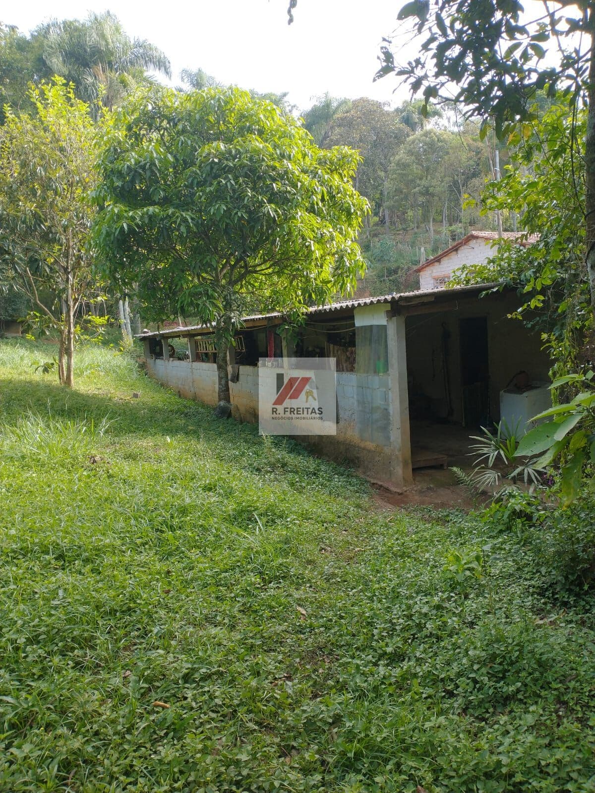 Lote/Terreno em Embu-Guaçu - Centro