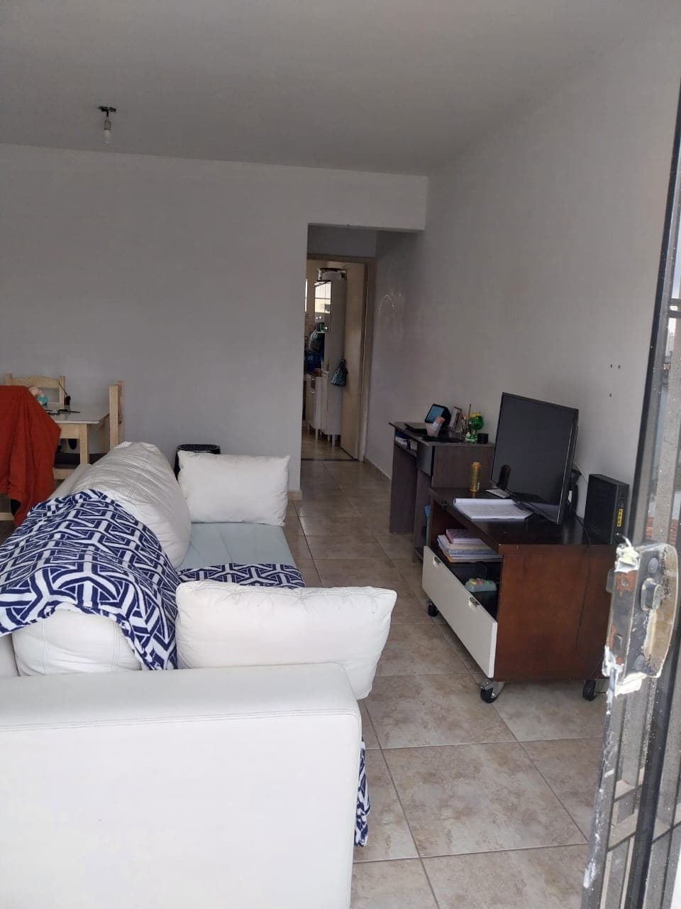 VENDE-SE SOBRADO E SALÃO COMERCIAL