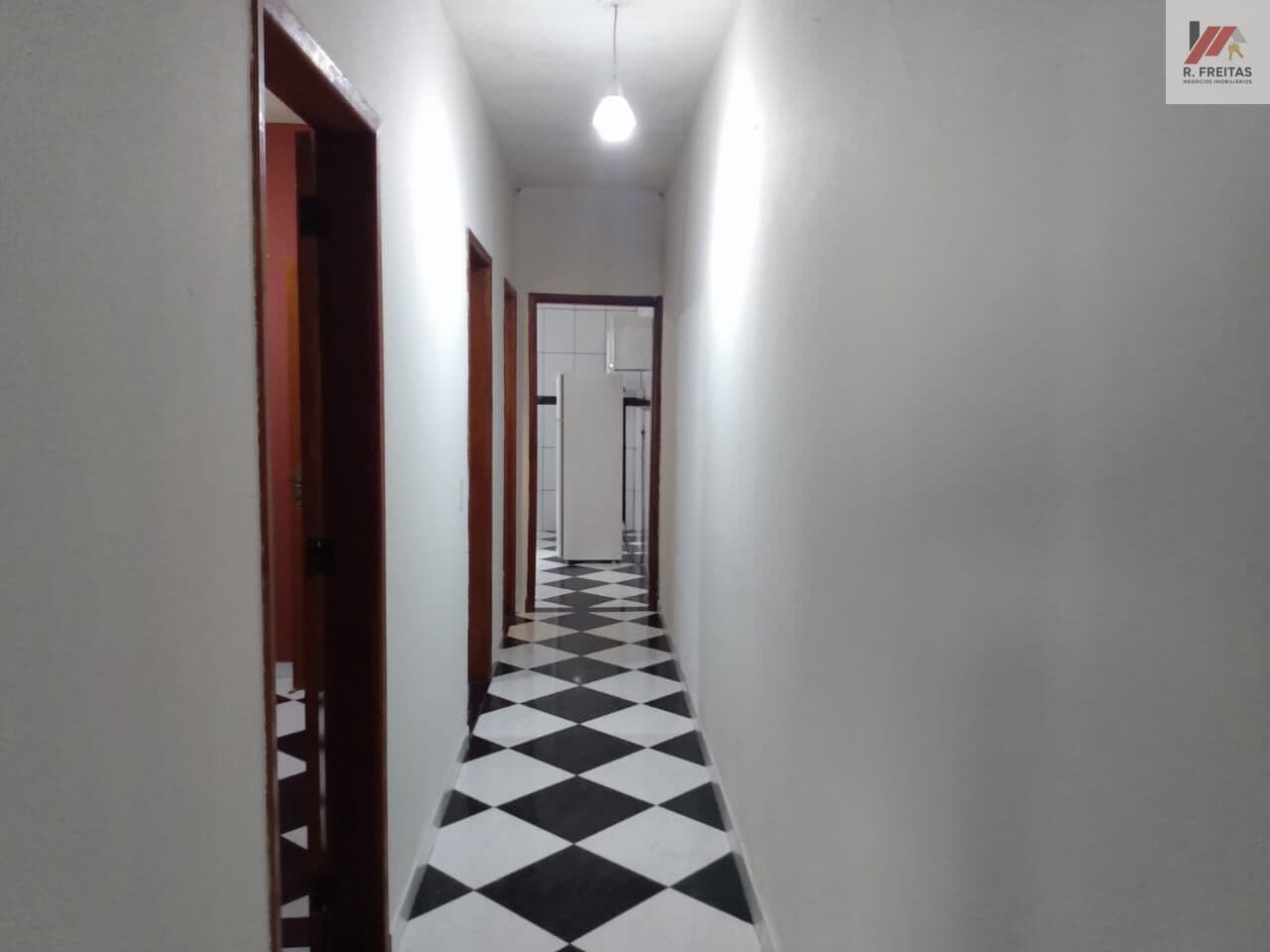 VENDE-SE TERRENO COM DUAS CASAS E UM PONTO COMERCIAL — JARDIM SHANGRILÁ