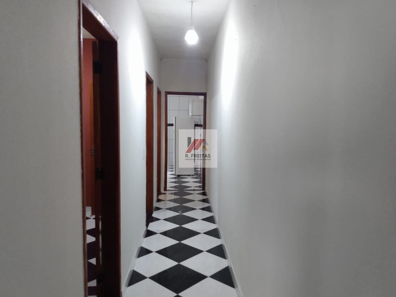 VENDE-SE TERRENO COM DUAS CASAS E UM PONTO COMERCIAL — JARDIM SHANGRILÁ