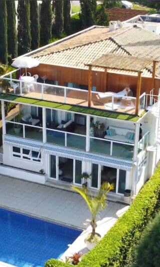 VENDE-SE CASA ALTO PADRÃO EM CONDOMÍNIO - IBIÚNA