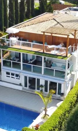 VENDE-SE CASA ALTO PADRÃO EM CONDOMÍNIO - IBIÚNA