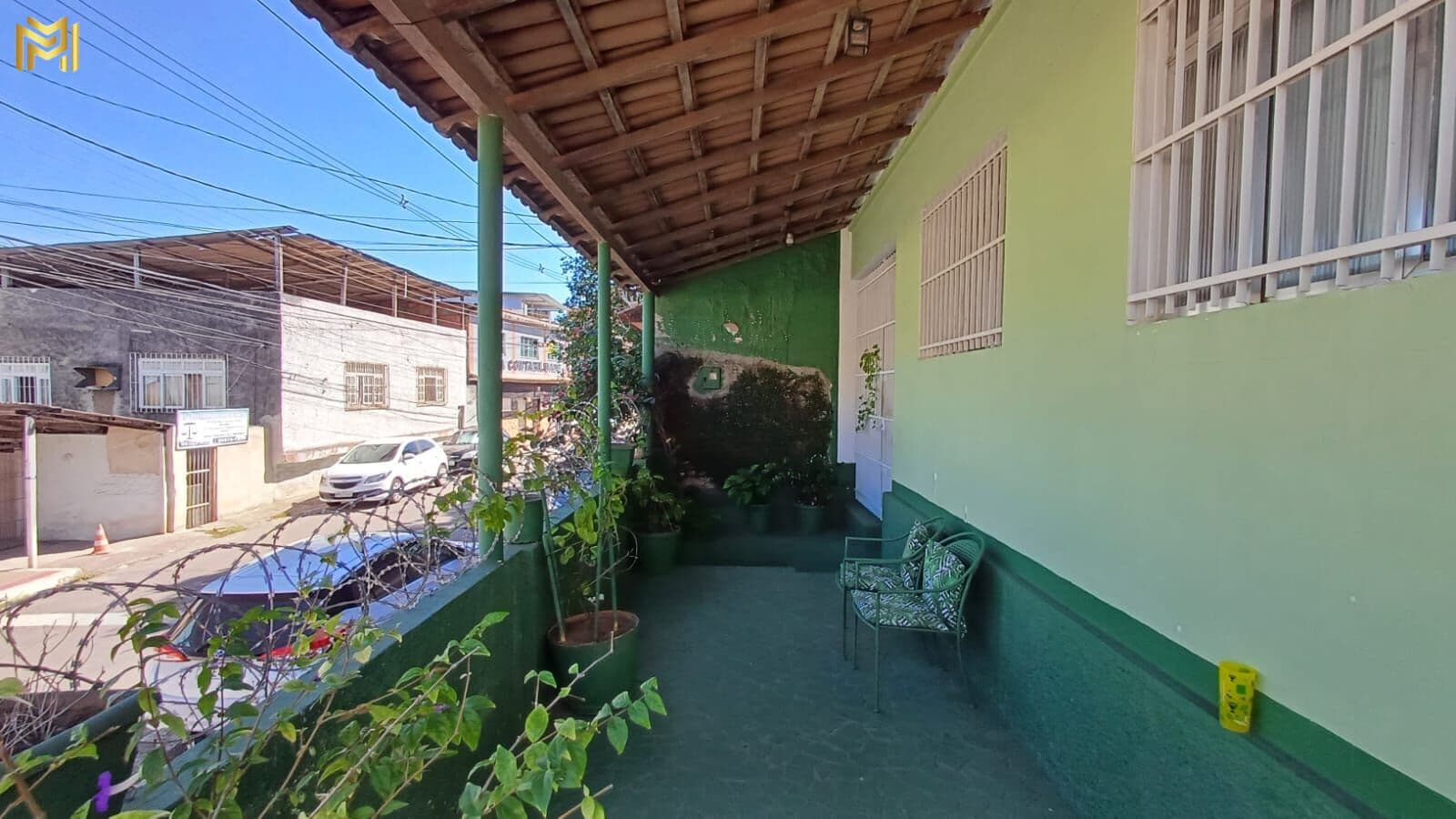 Casa composta por 4 quartos perto de tudo!