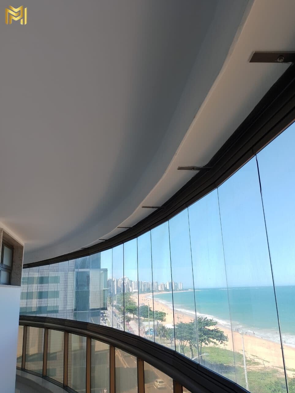 🌊 APARTAMENTO DE ALTO PADRÃO FRENTE MAR – VISTA DESLUMBRANTE