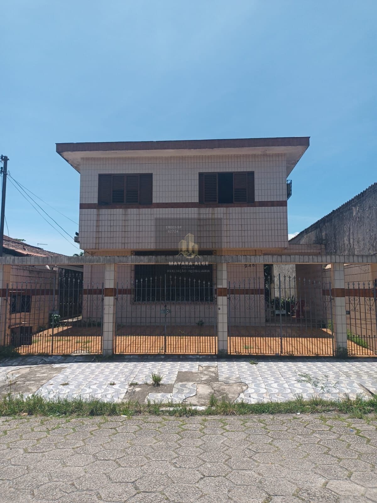 Sobrado à Venda 3 dorm + edicula 2 dorm – Próximo ao Centro de São Vicente