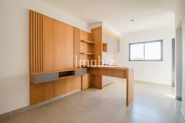 Apartamento 2 Quartos sendo 1 Suíte e Varanda