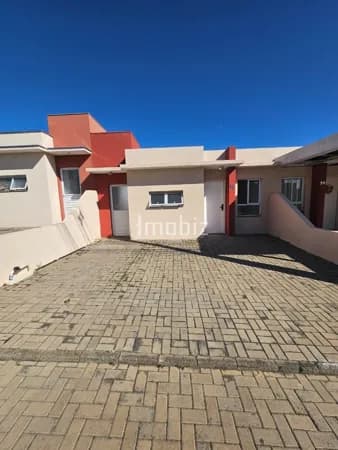Casa em Condomínio, 2 Quartos, Sendo 1 Suíte, 3 Vagas