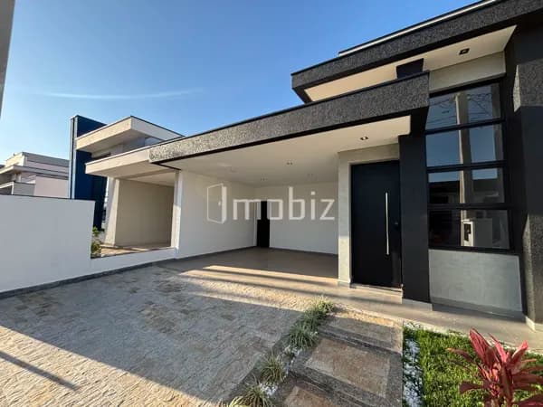 Casa em Condomínio – 3 Suítes e 4 Vagas