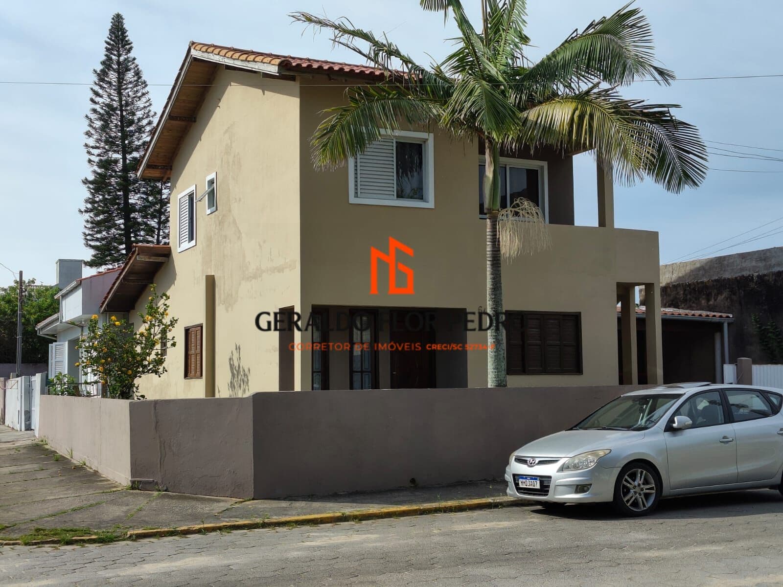 CASA SEMI MOBILIADA TÉRREA